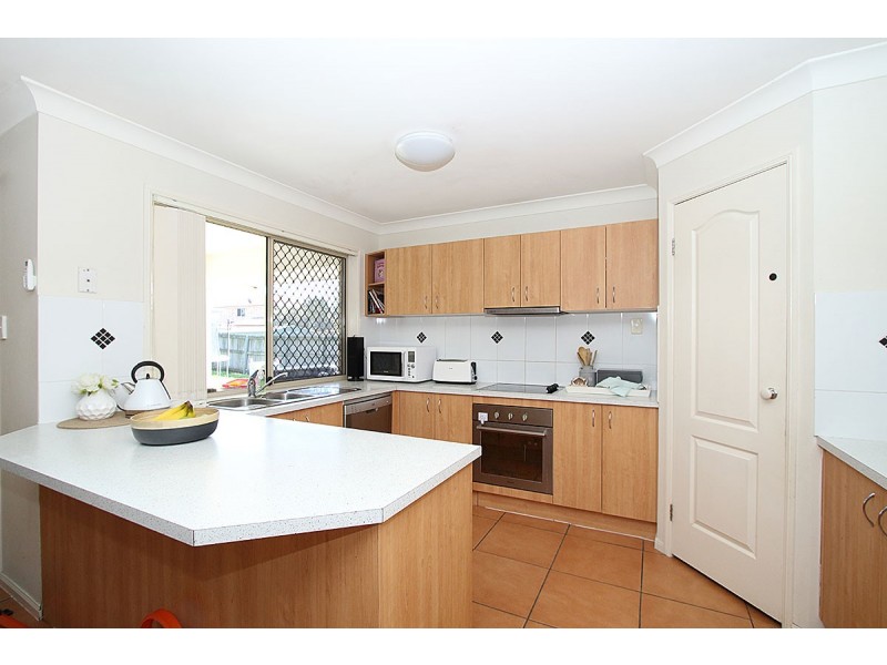 18 Angela Place, Yamanto QLD 4305