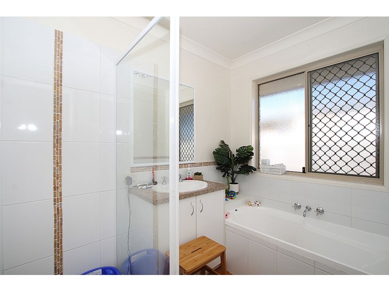 18 Angela Place, Yamanto QLD 4305