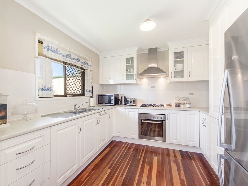 40 Rumsey Dr, Raceview QLD 4305