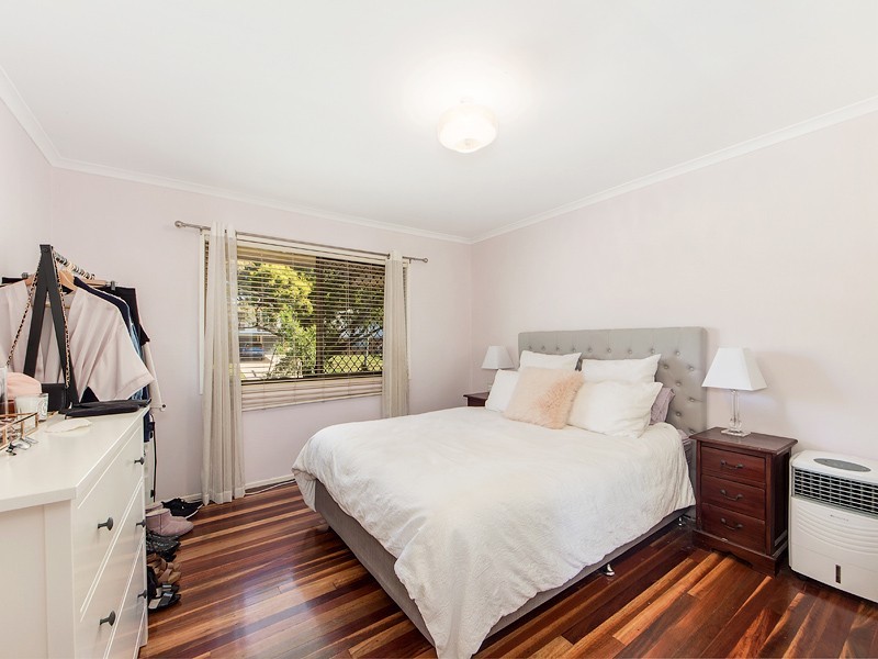 40 Rumsey Dr, Raceview QLD 4305