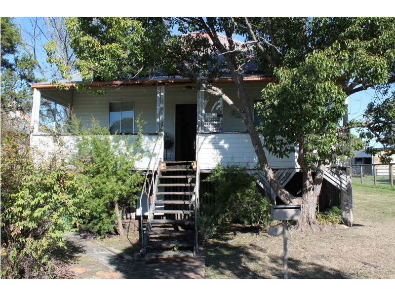 38 Albert St, Rosewood QLD 4340