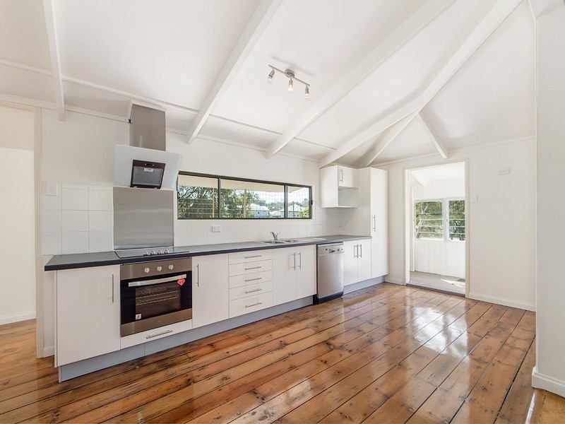 32 Pelican St, North Ipswich QLD 4305