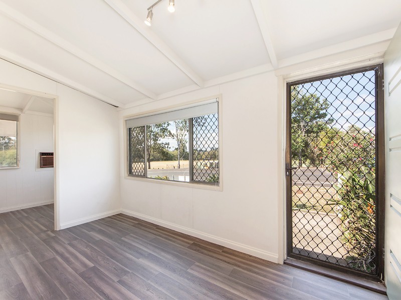 32 Pelican St, North Ipswich QLD 4305