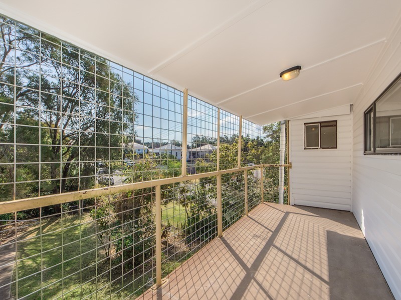 32 Pelican St, North Ipswich QLD 4305