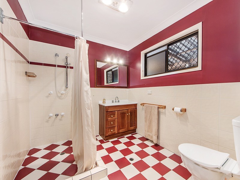 398 Haigslea-Amberley Rd, Walloon QLD 4306