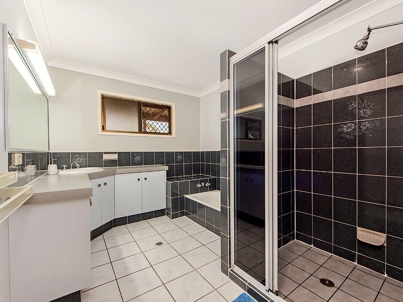 398 Haigslea-Amberley Rd, Walloon QLD 4306