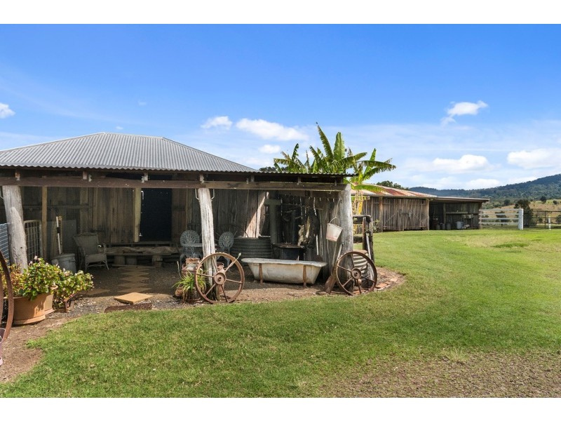 61 HENDERSON RD, Lanefield QLD 4340