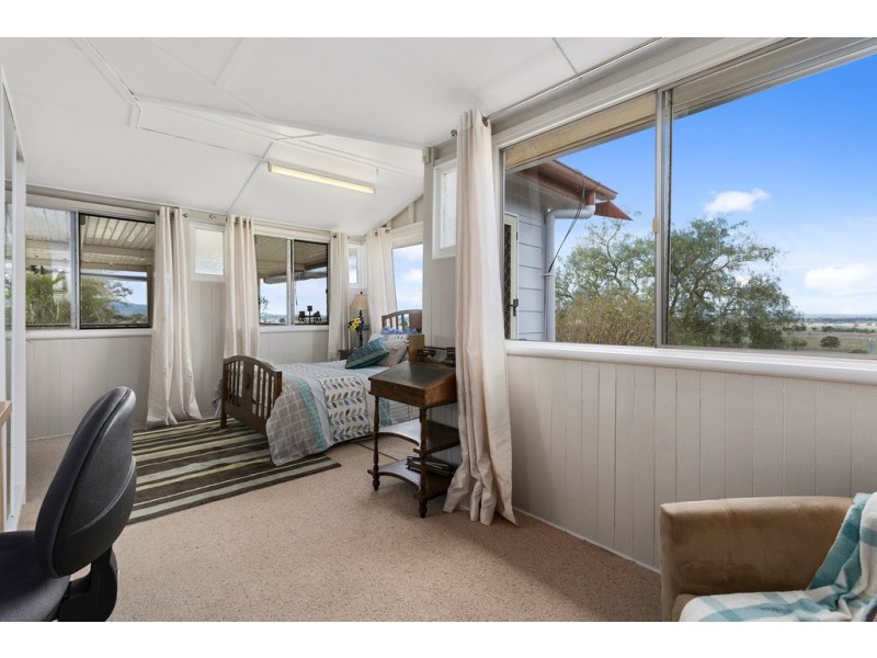 61 HENDERSON RD, Lanefield QLD 4340