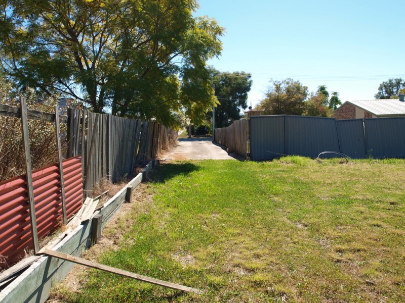 8 Cypress st, Yamanto QLD 4305