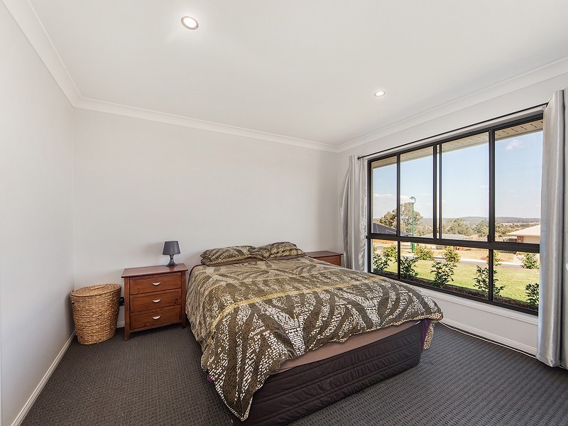 12 Emeraldwood St, Fernvale QLD 4306