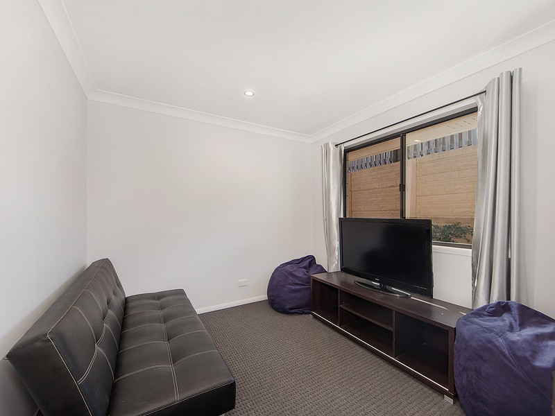 12 Emeraldwood St, Fernvale QLD 4306