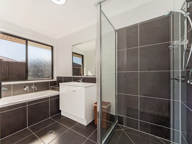 12 Emeraldwood St, Fernvale QLD 4306