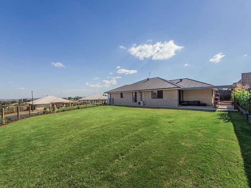 12 Emeraldwood St, Fernvale QLD 4306