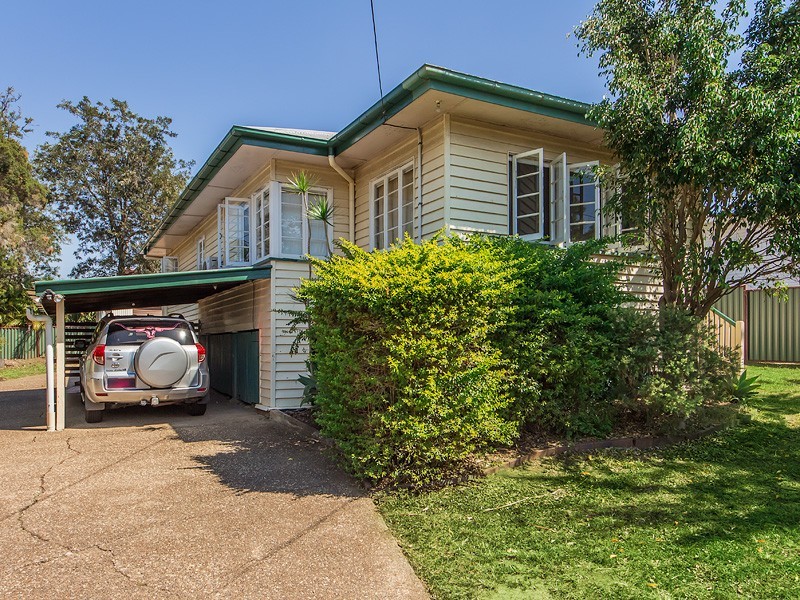 11 Roberts St, North Ipswich QLD 4305