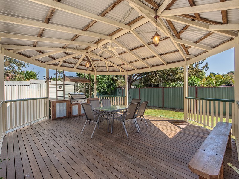 11 Roberts St, North Ipswich QLD 4305