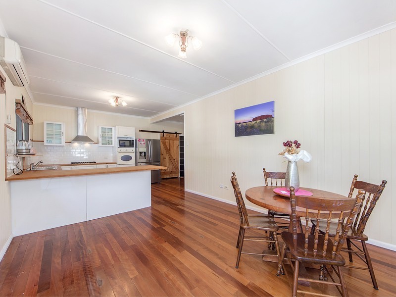 11 Roberts St, North Ipswich QLD 4305