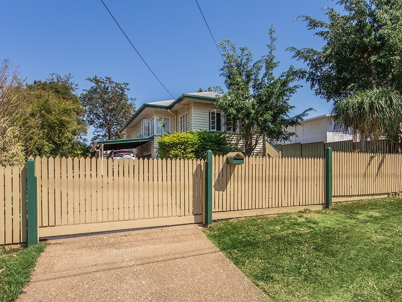 11 Roberts St, North Ipswich QLD 4305