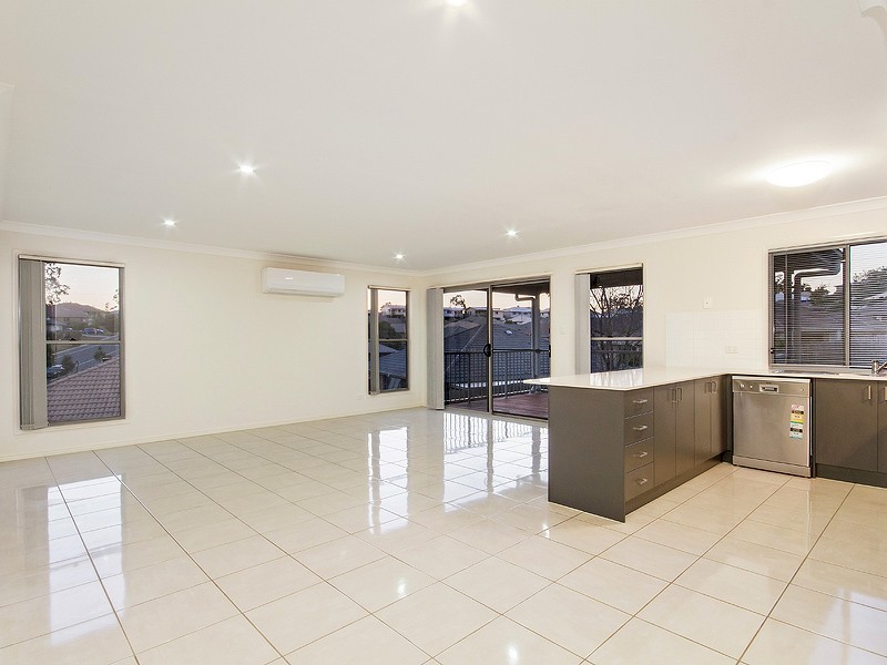 38 Barwell St, Brassall QLD 4305