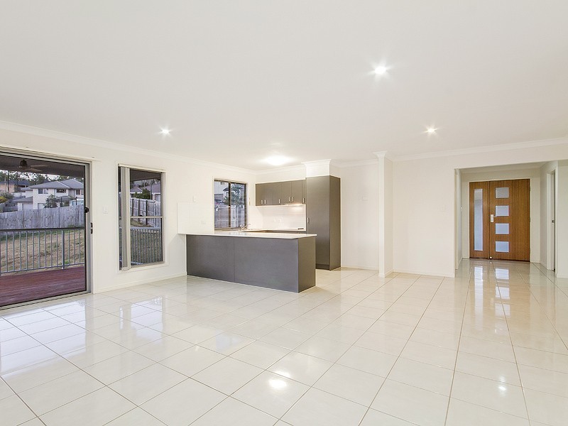 38 Barwell St, Brassall QLD 4305