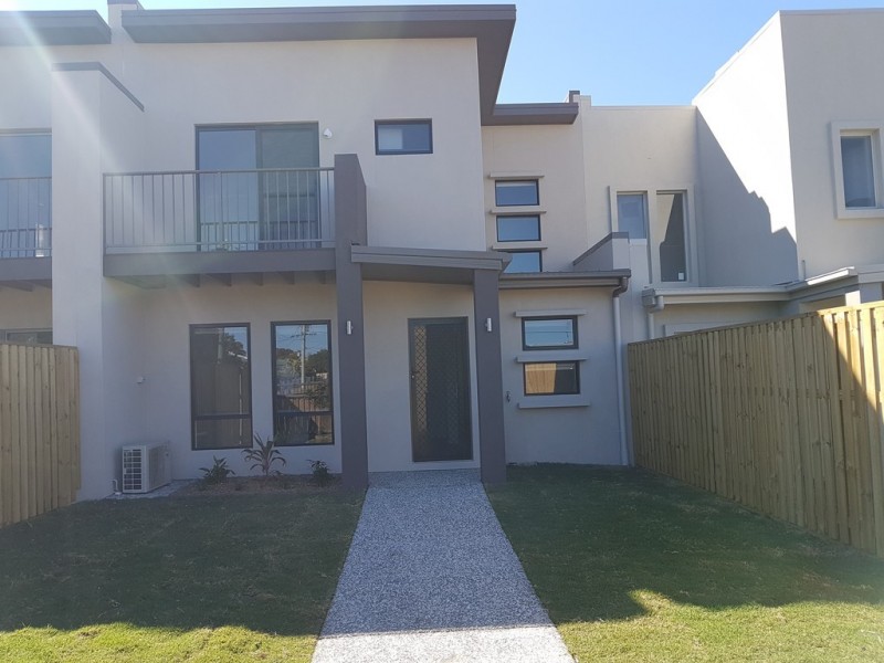 8 Napier Circuit, Silkstone QLD 4304