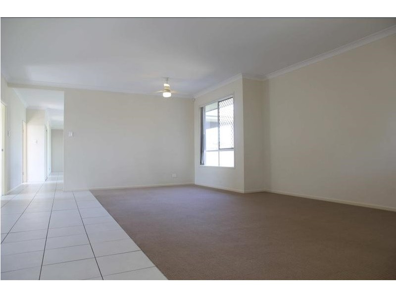 12 Iris Court, Yamanto QLD 4305
