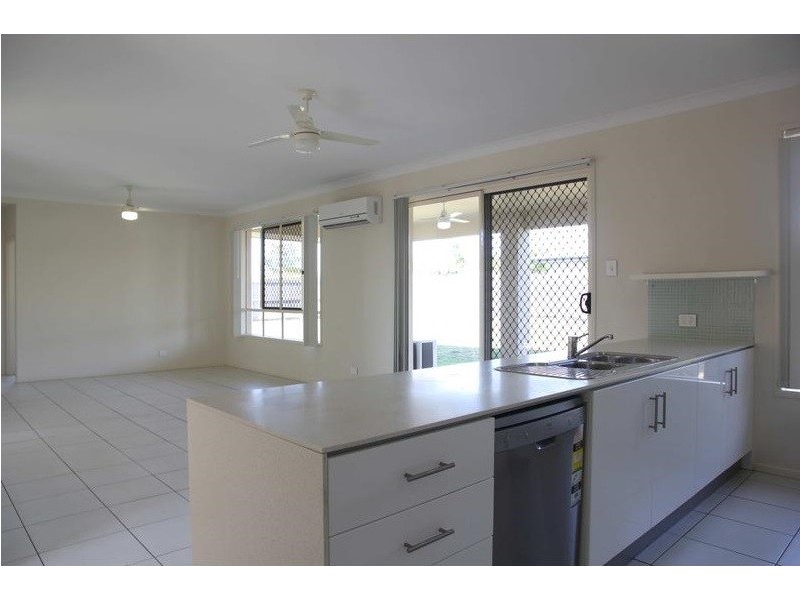 12 Iris Court, Yamanto QLD 4305