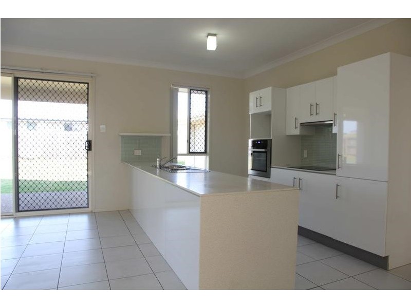 12 Iris Court, Yamanto QLD 4305