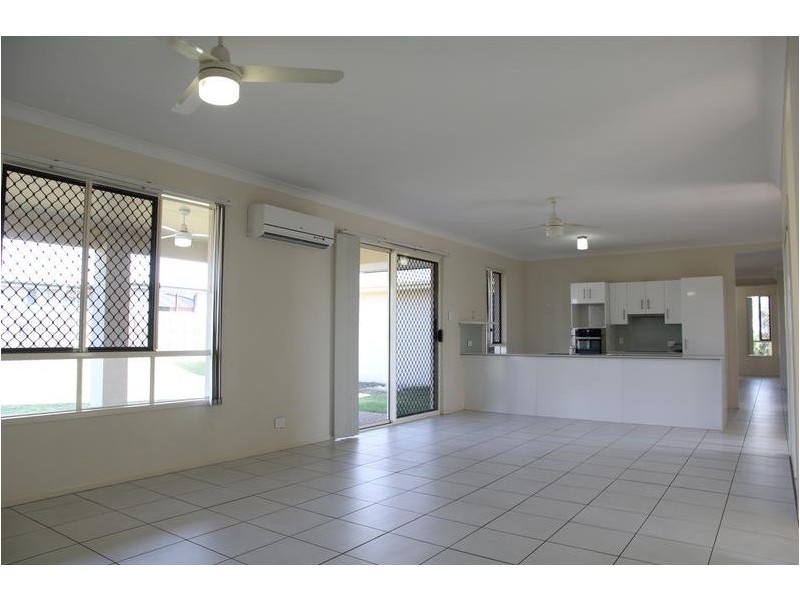 12 Iris Court, Yamanto QLD 4305