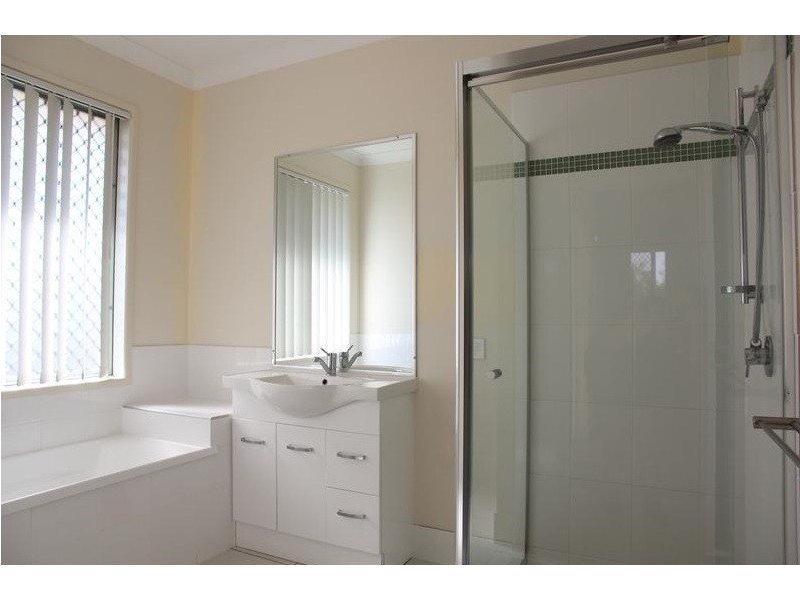 12 Iris Court, Yamanto QLD 4305