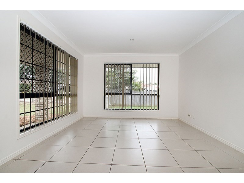 17 Angela Pl, Yamanto QLD 4305