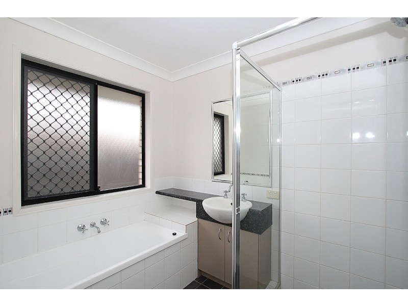 17 Angela Pl, Yamanto QLD 4305