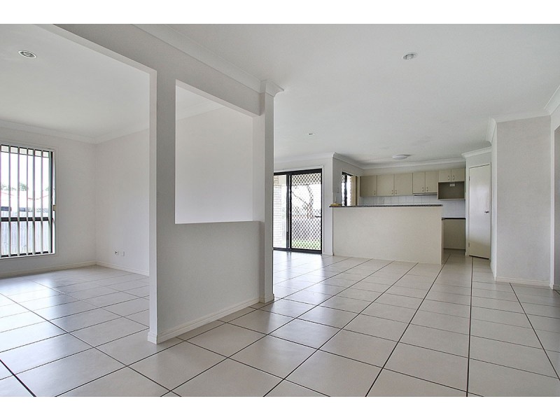 17 Angela Pl, Yamanto QLD 4305