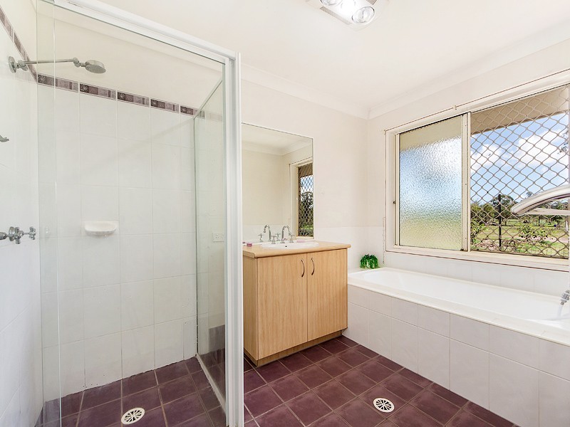 18 Oakland Road, Karrabin QLD 4306