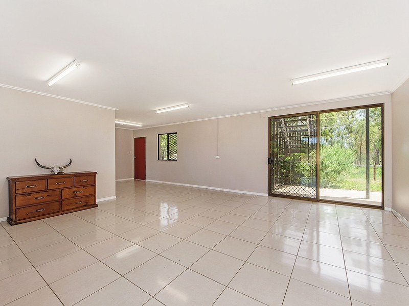 43 Hodgsons Rd, Walloon QLD 4306