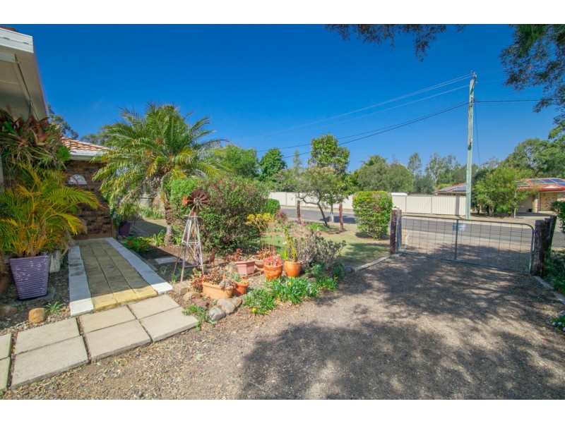 3 Flame Tree Crt, Walloon QLD 4306