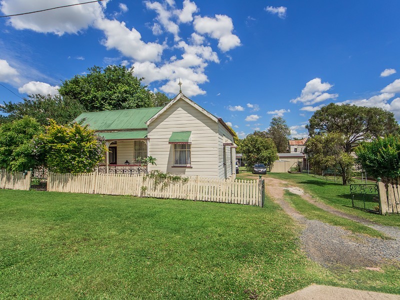 1a, 2, 3 and 4 Lion St, Ipswich QLD 4305