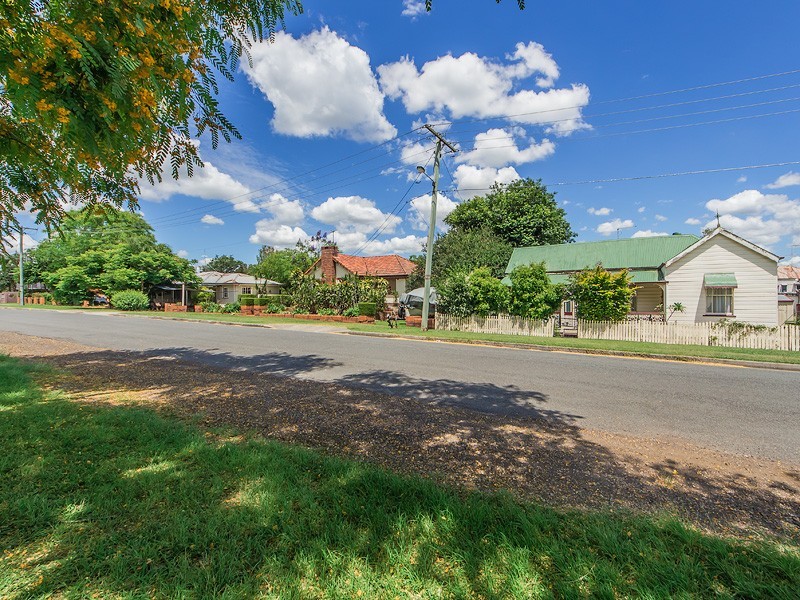 1a, 2, 3 and 4 Lion St, Ipswich QLD 4305