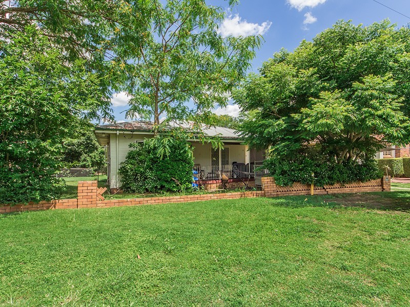 1a, 2, 3 and 4 Lion St, Ipswich QLD 4305