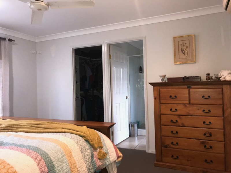 10 Harrison Grove, Deebing Heights QLD 4306