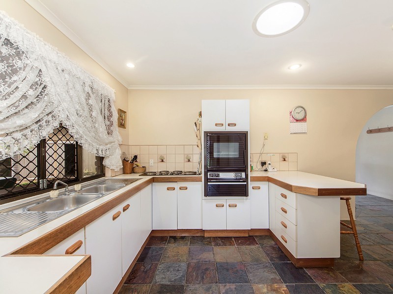 2943 Forest Hill Fernvale Rd, Lowood QLD 4311