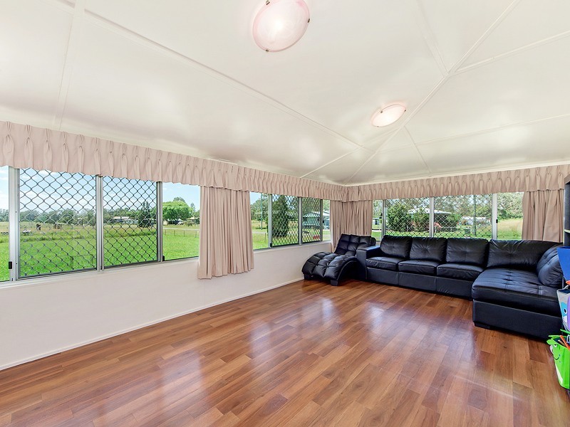 30 Gipps St, Calvert QLD 4340