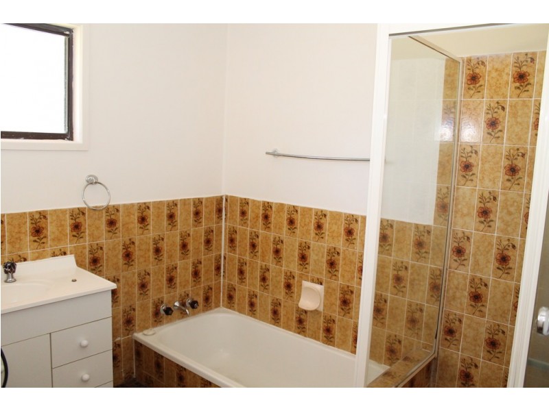 53 Cummins Rd, Thagoona QLD 4306