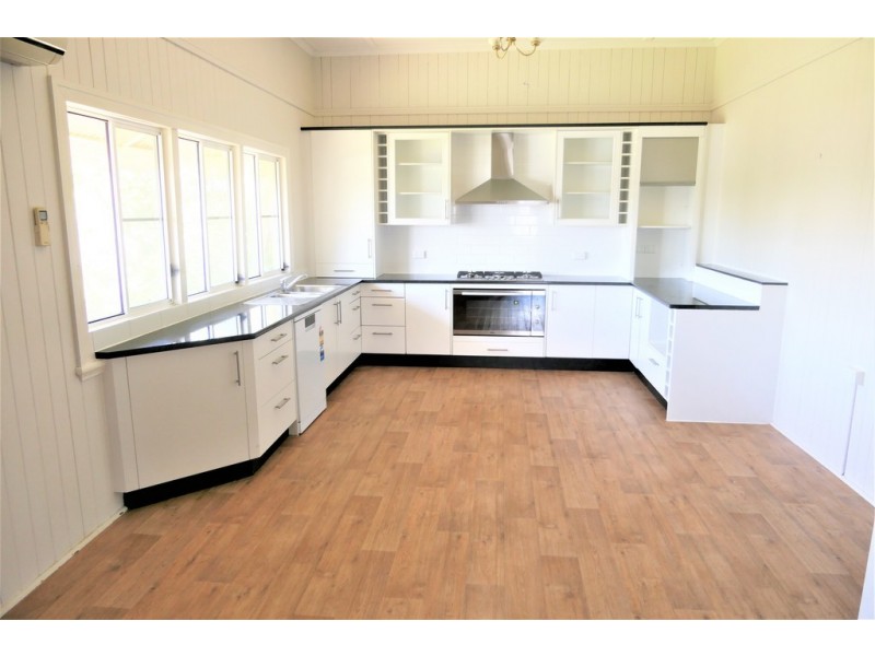 11 Michel Street, Lowood QLD 4311