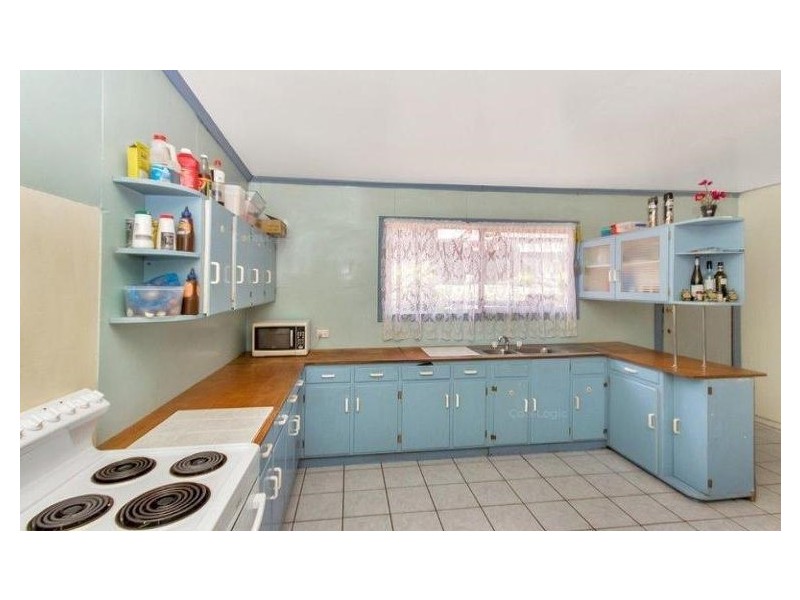 69 Brisbane Road, Bundamba QLD 4304