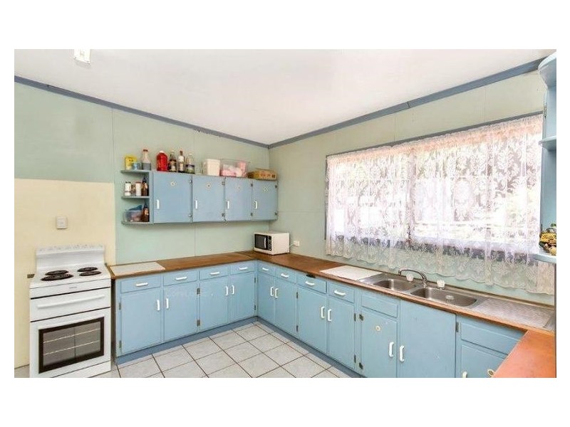 69 Brisbane Road, Bundamba QLD 4304 Floorplan