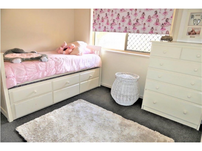 16 Brightwood Place, Fernvale QLD 4306