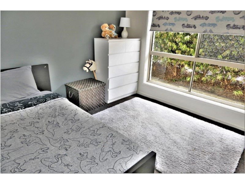 16 Brightwood Place, Fernvale QLD 4306