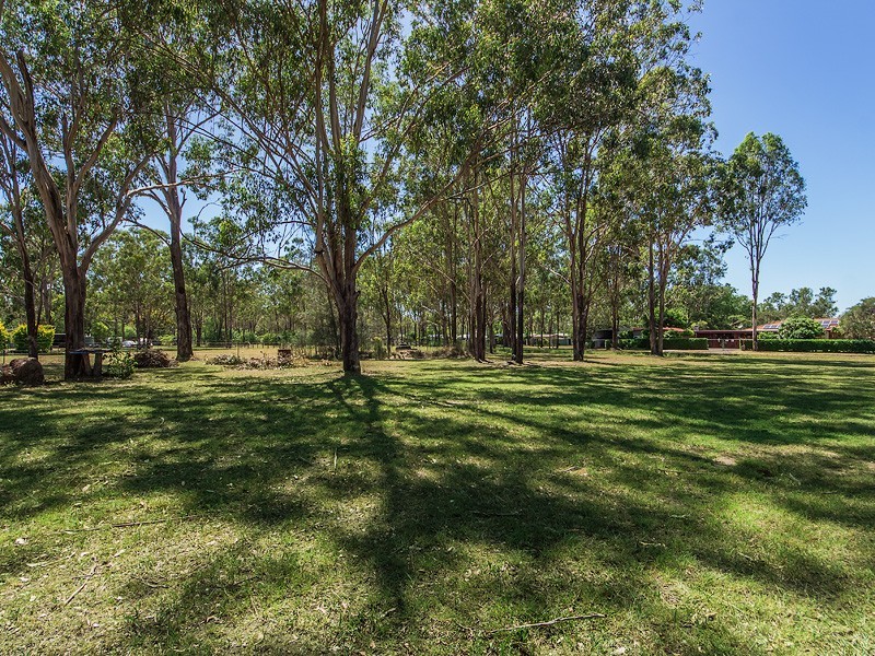 16 Amaroo Road, Thagoona QLD 4306