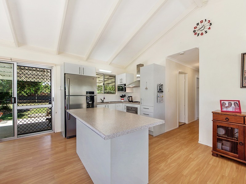 16 Amaroo Road, Thagoona QLD 4306