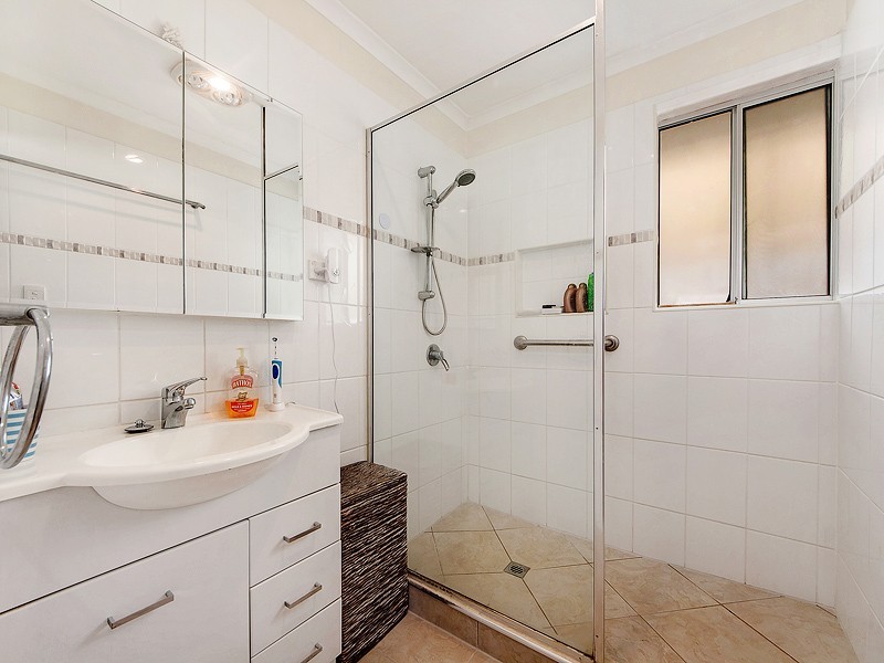16 Amaroo Road, Thagoona QLD 4306